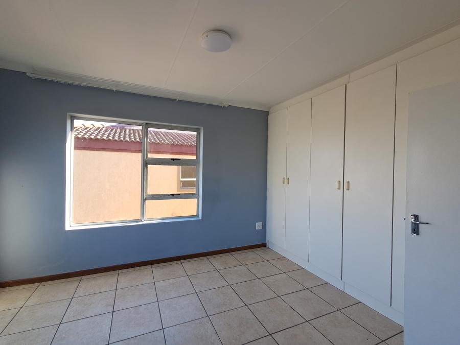 To Let 2 Bedroom Property for Rent in Wavecrest Eastern Cape